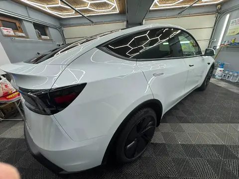 Paint Protection Film pe caroserie premium, finisaj gloss după protecție vopsea, Criss Wrap lângă București — cadru 56.